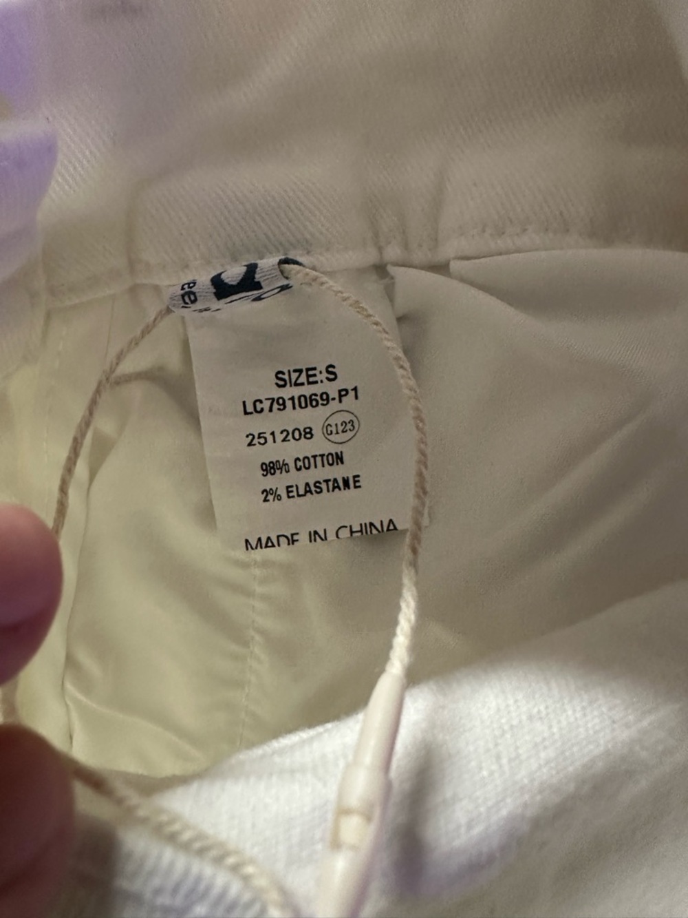 🆕 White Women's Denim Short Overalls - Picture 6 of 7
